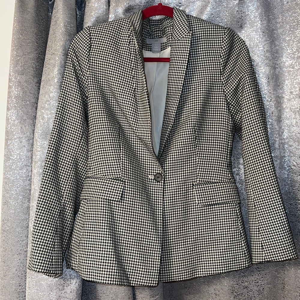 H&M suit green and off white